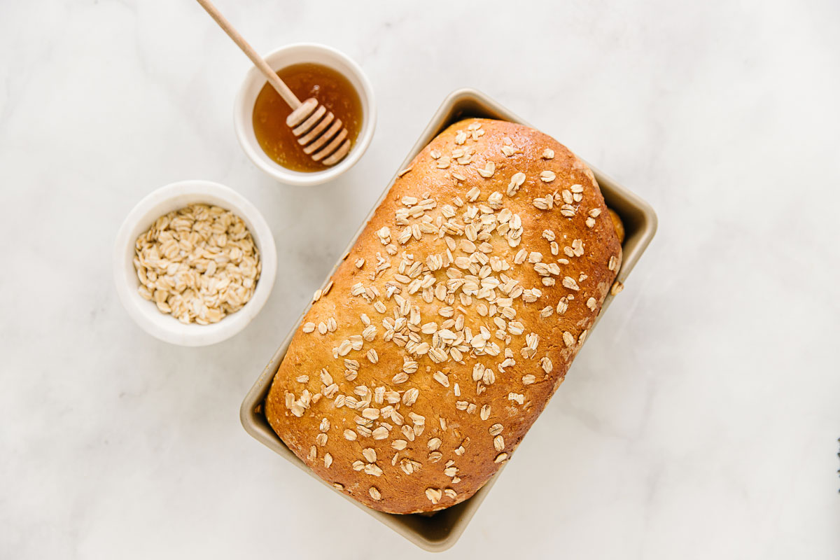 bánh mì yến mạch thơm ngon và giàu dưỡng chất tại Rộp Rộp